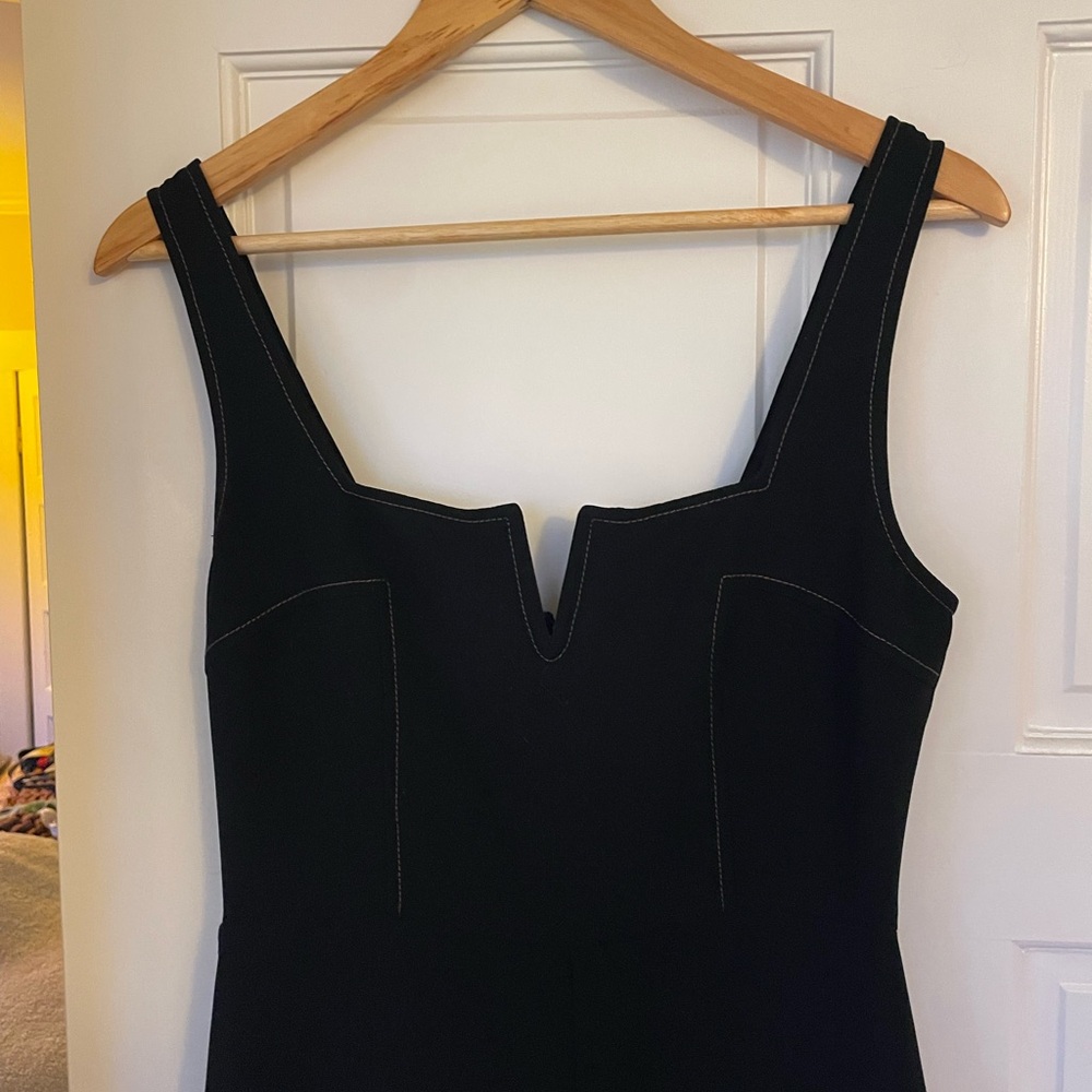 Body Hugging Black Jumpsuit with Square-Neckline